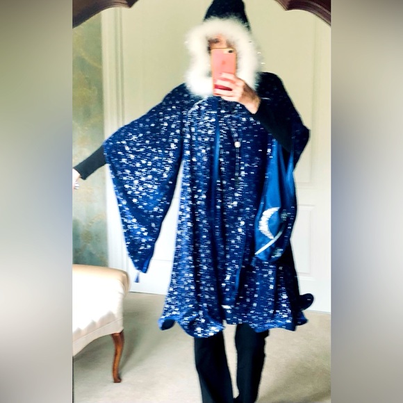 Cape set Wizard Cape set Silver Blue velour Feather, trim hood, tunic, & acces S - Picture 5 of 10